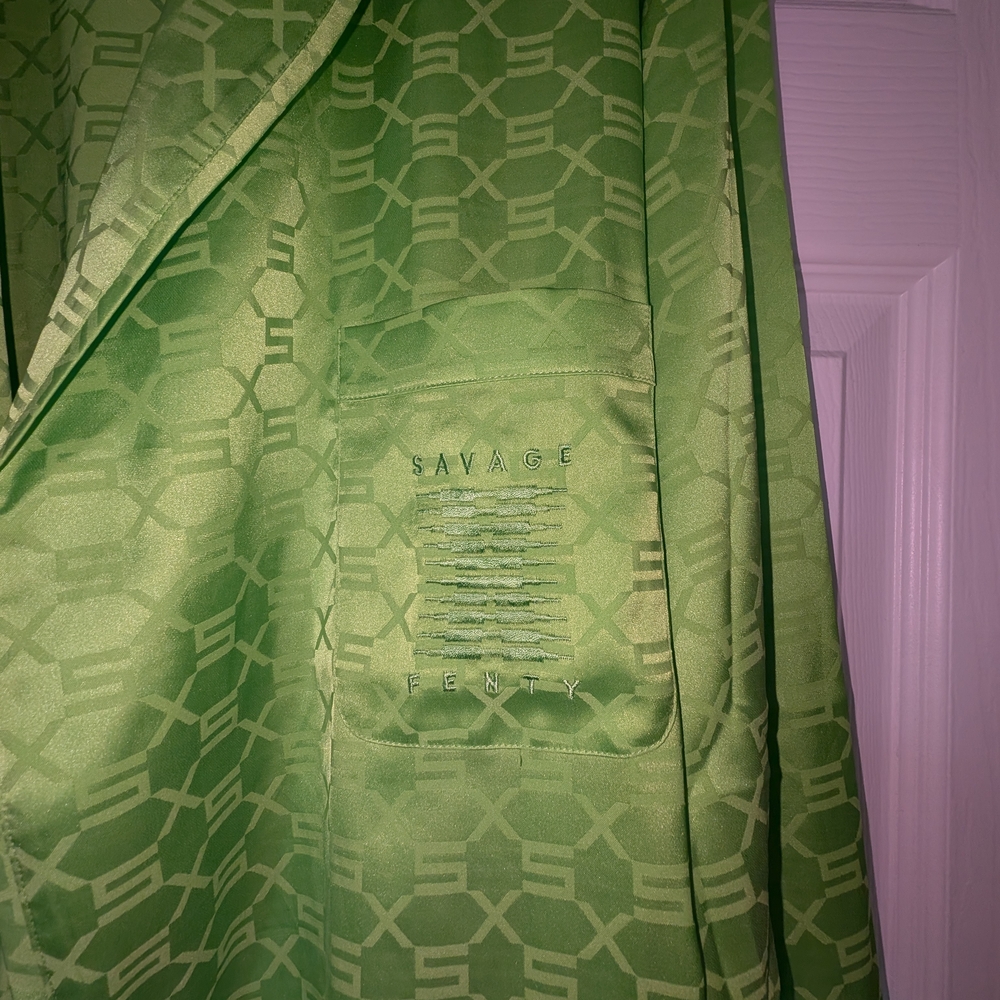 Green Satin Robe - Picture 4 of 8